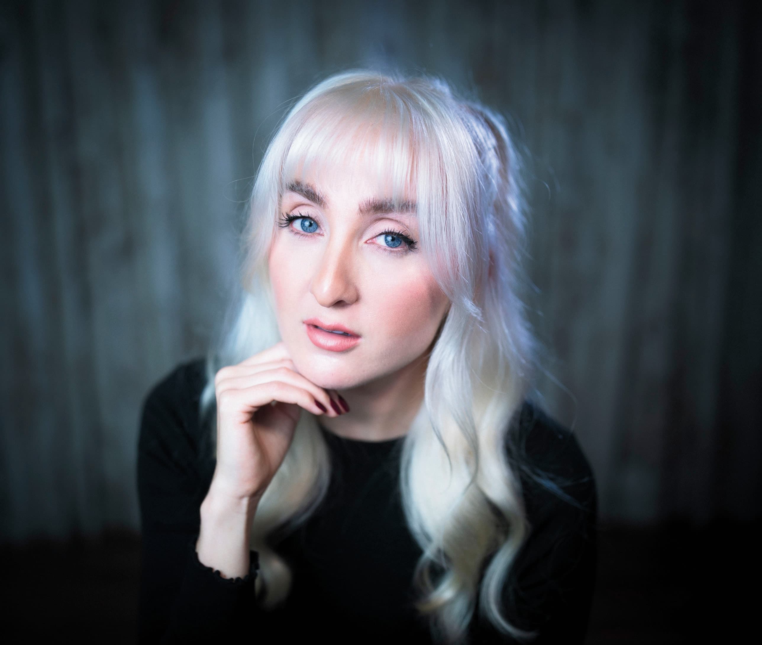 Portrait: Holly Jackson