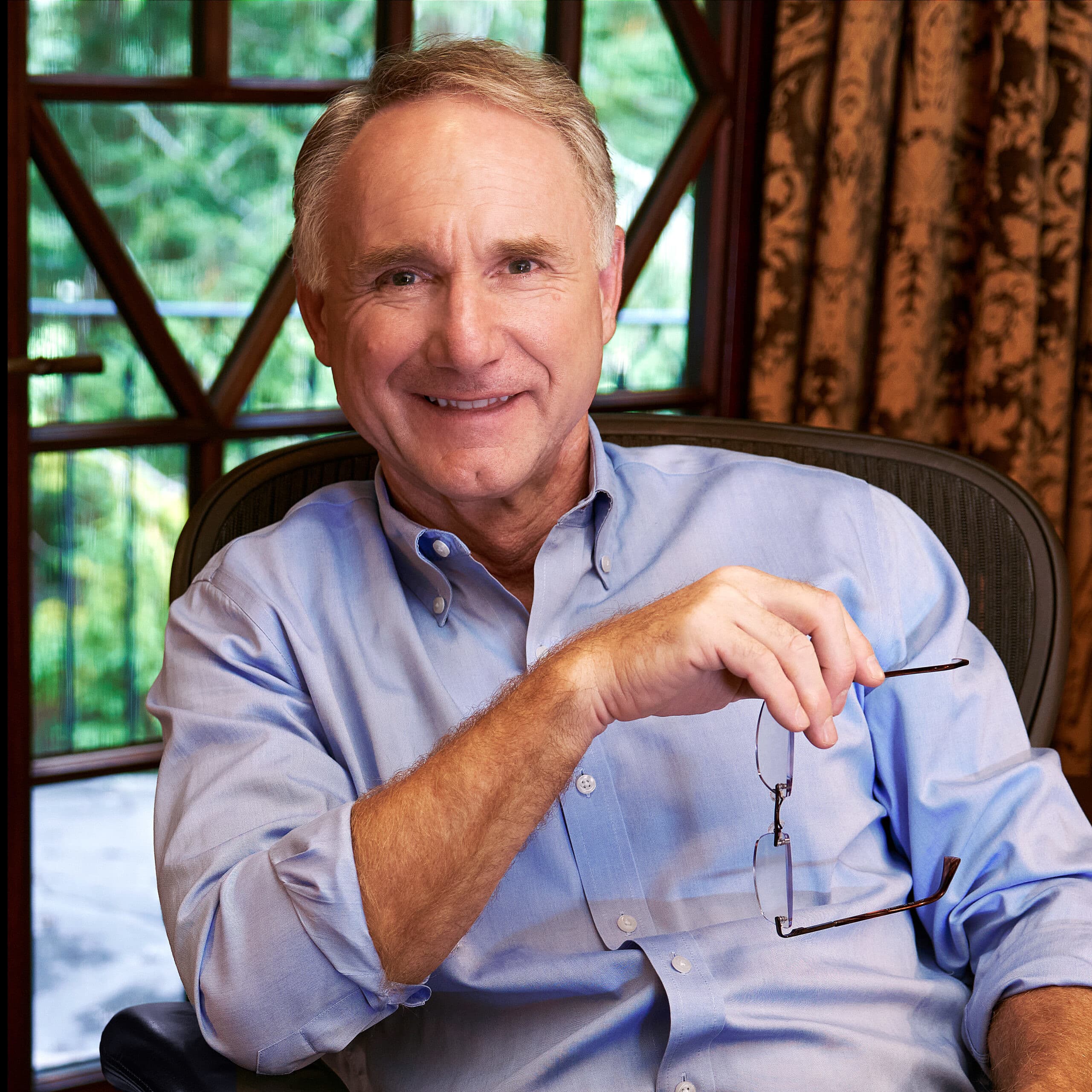 Portrait: Dan Brown